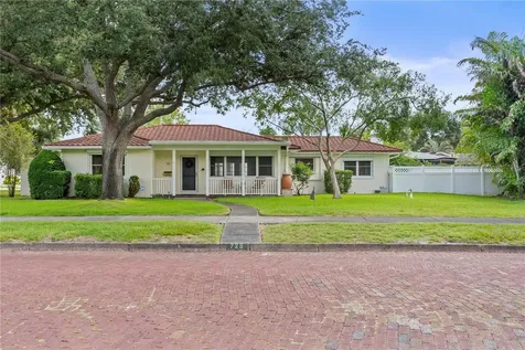 725 61st Street N St Petersburg FL 33710