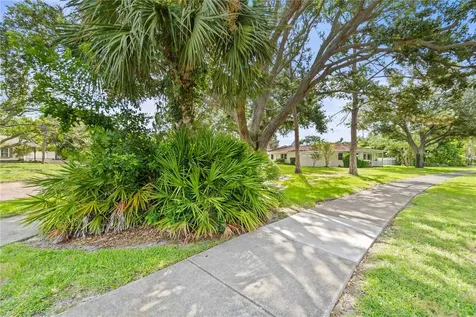 725 61st Street N St Petersburg FL 33710