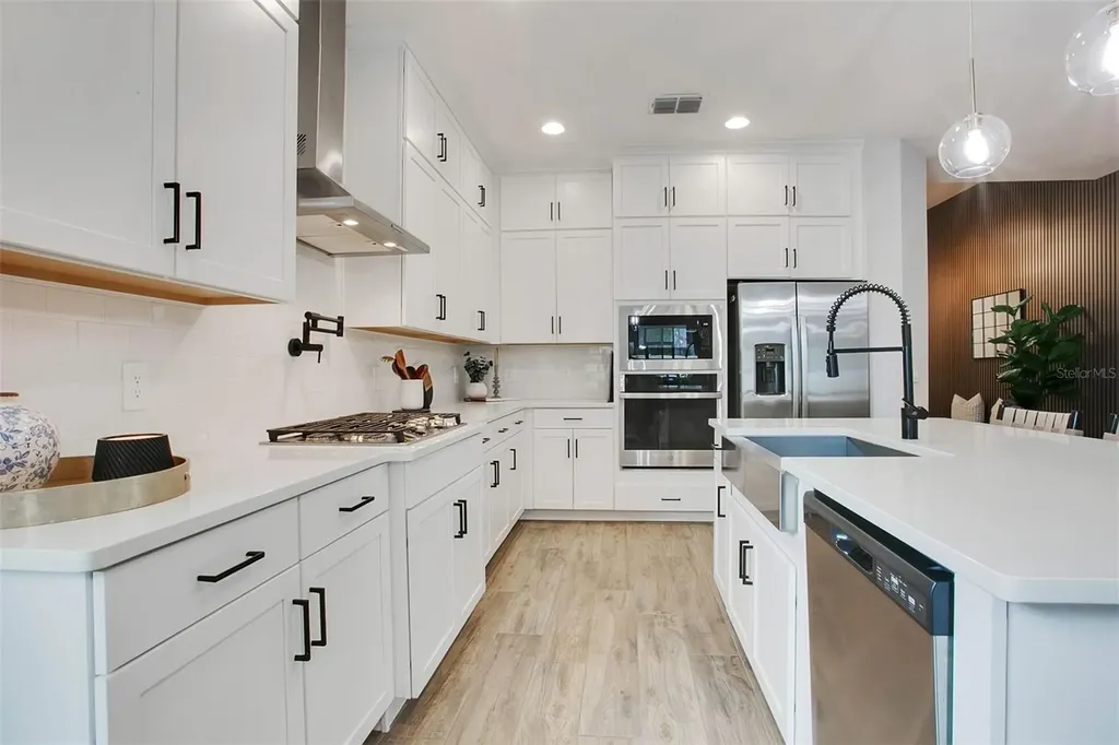 2022 Boss Hewett Street Winter Garden FL 34787