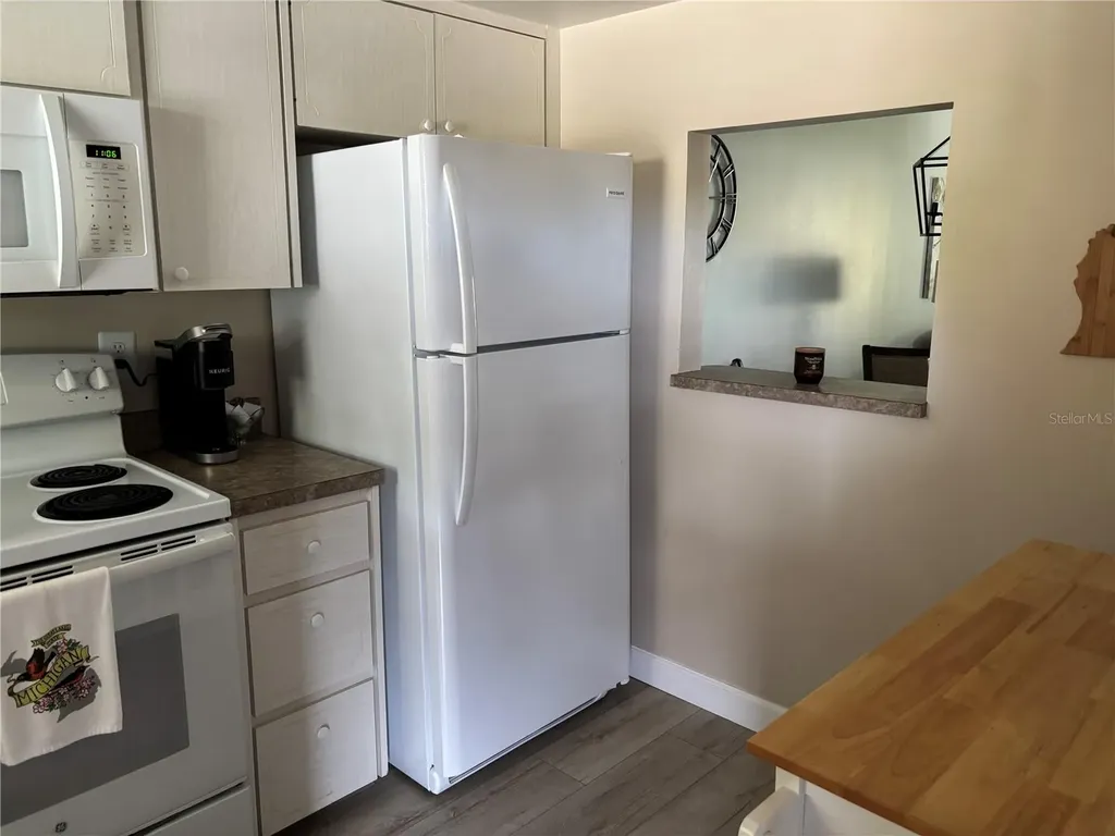 668 Park Circle Bradenton FL 34207