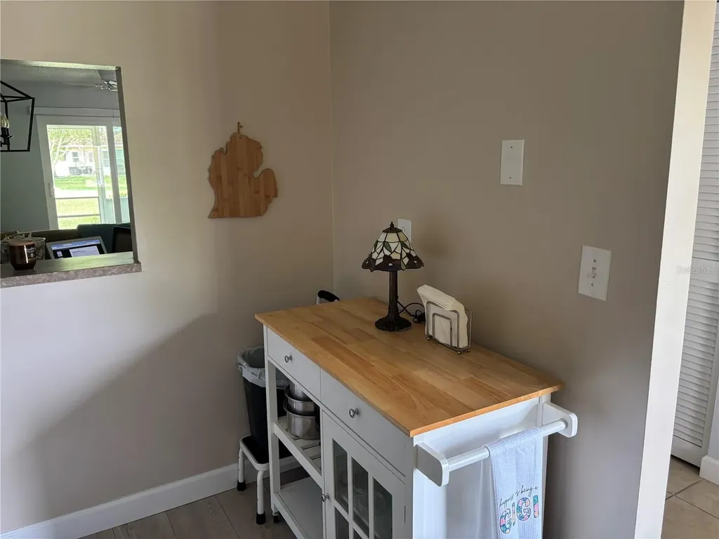 668 Park Circle Bradenton FL 34207