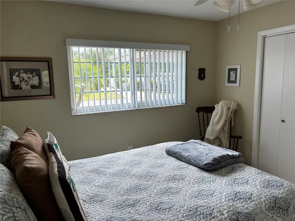 668 Park Circle Bradenton FL 34207