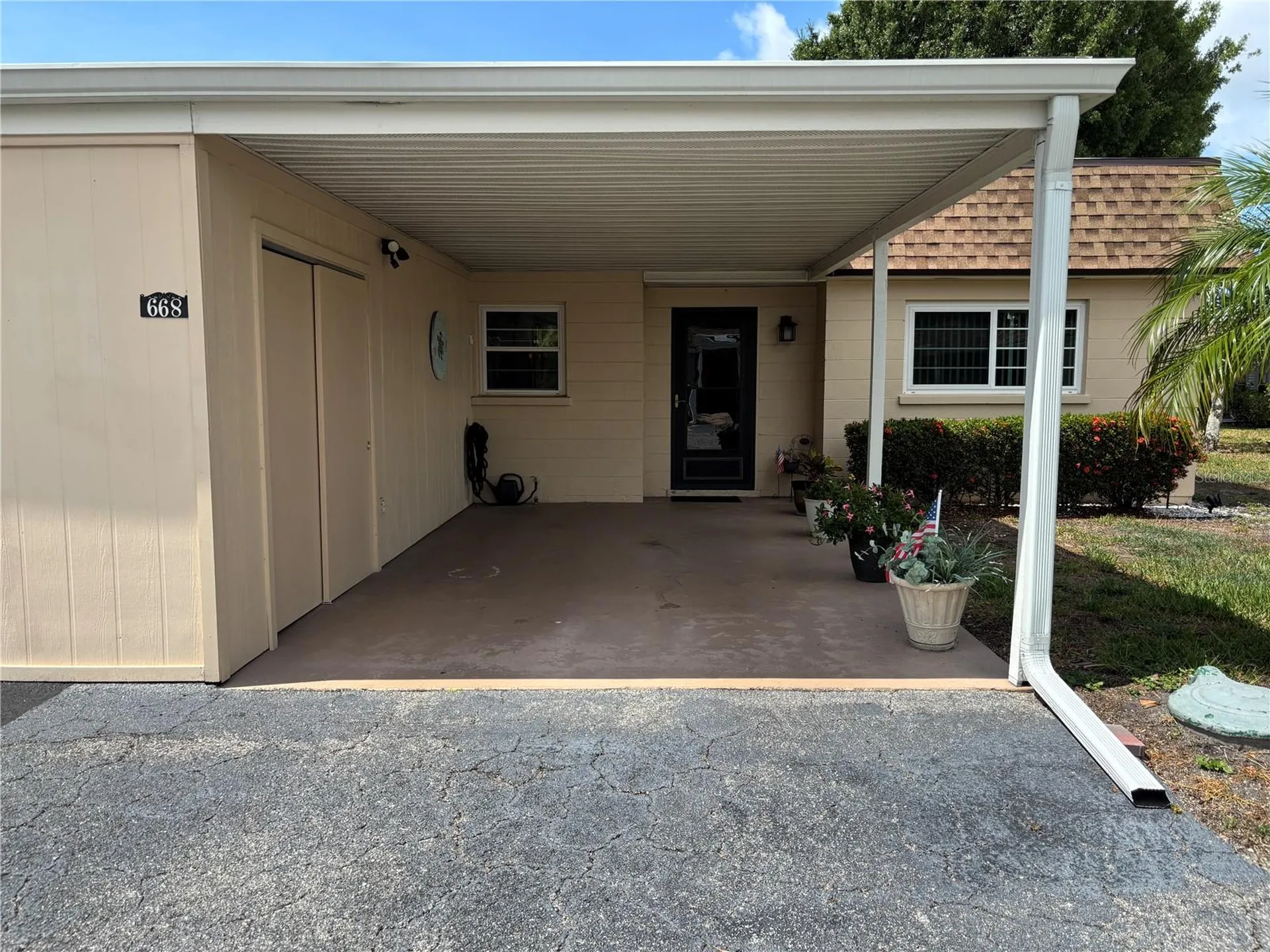 668 Park Circle Bradenton FL 34207