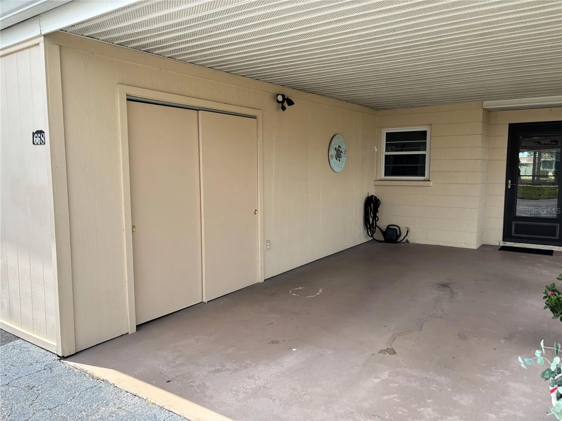 668 Park Circle Bradenton FL 34207