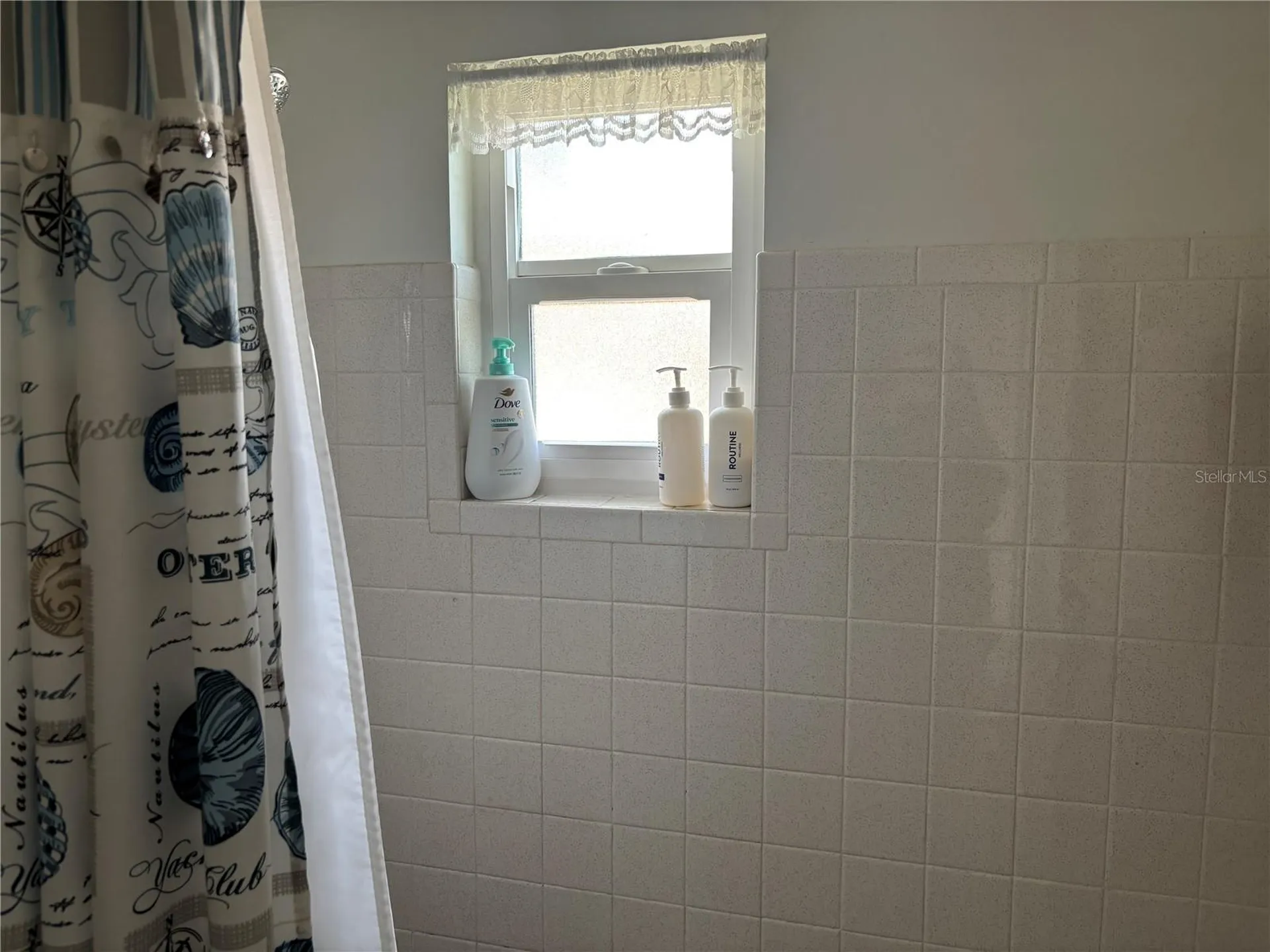 668 Park Circle Bradenton FL 34207