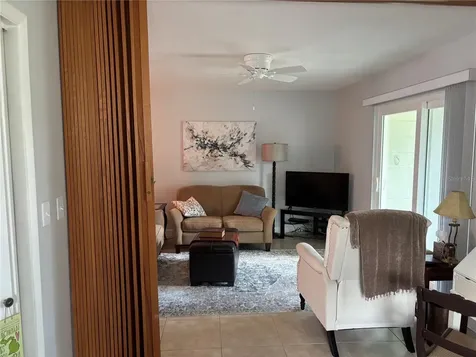 668 Park Circle Bradenton FL 34207