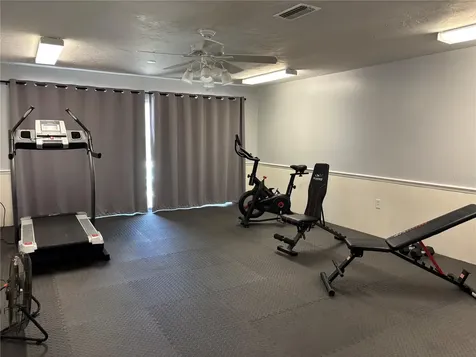 668 Park Circle Bradenton FL 34207