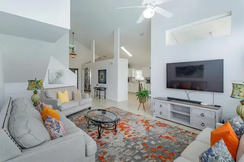 128 Wall Avenue Davenport FL 33896