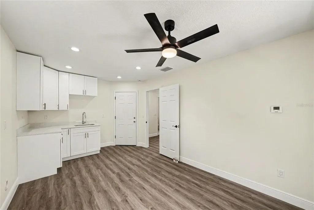 701 E Hollywood Street Tampa FL 33604