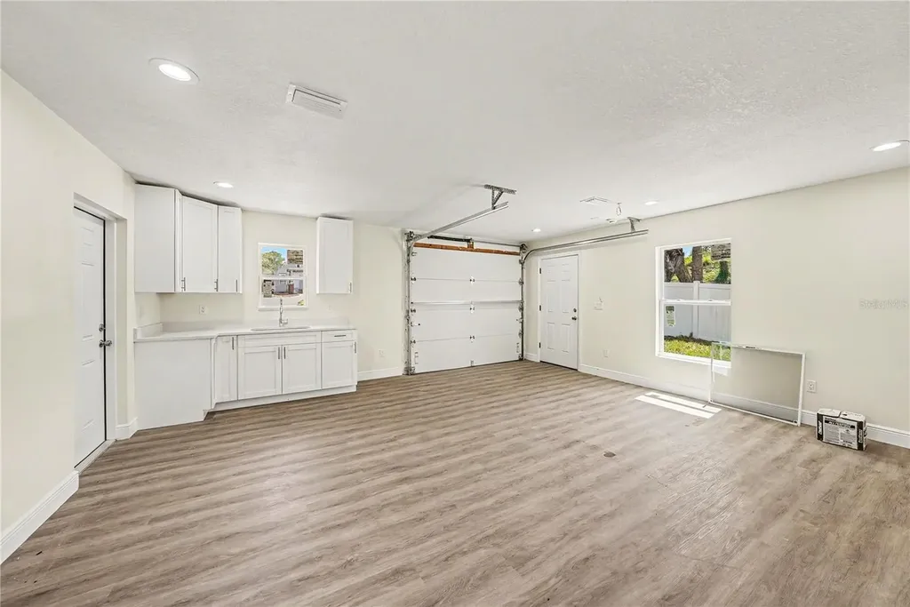 701 E Hollywood Street Tampa FL 33604