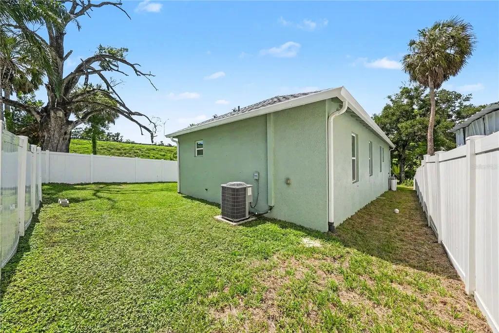 701 E Hollywood Street Tampa FL 33604
