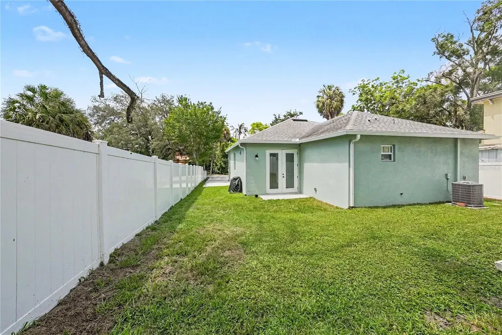 701 E Hollywood Street Tampa FL 33604