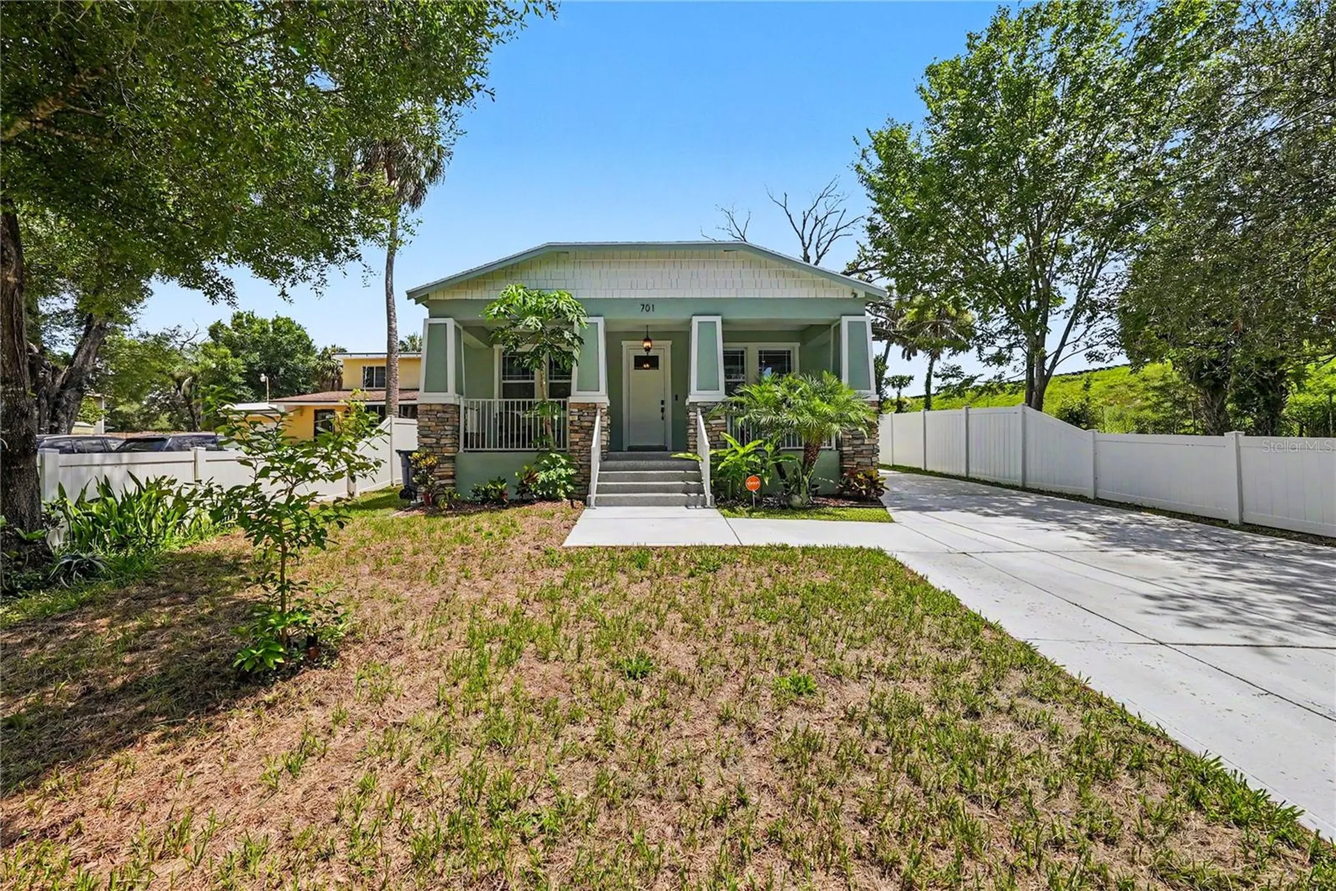 701 E Hollywood Street Tampa FL 33604