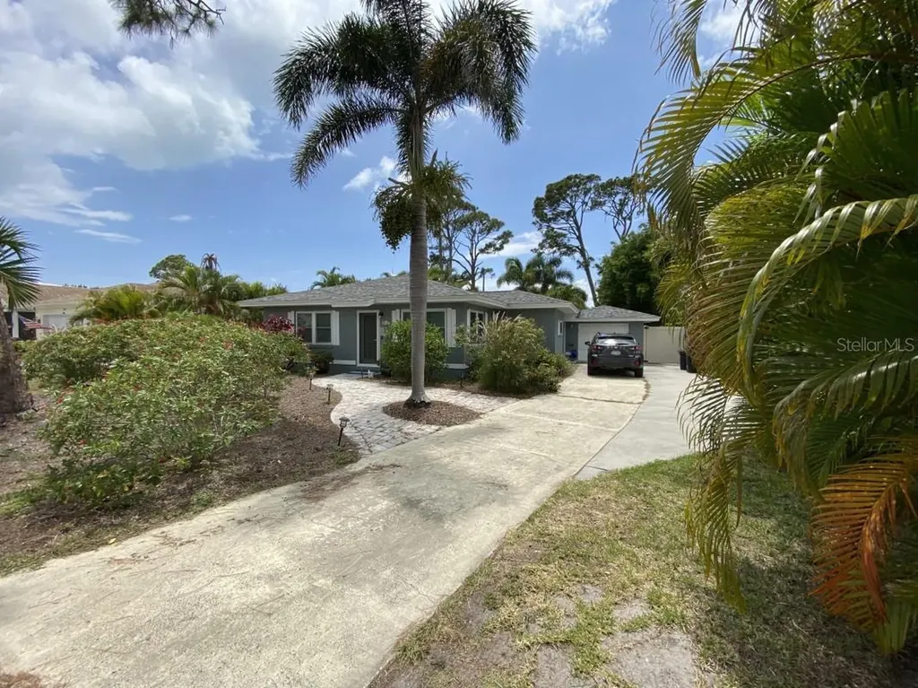 828 Nokomis Avenue S Venice FL 34285