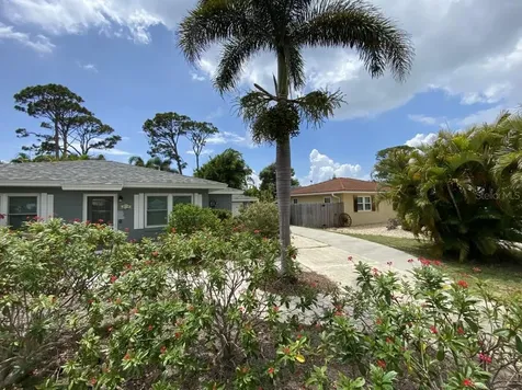 828 Nokomis Avenue S Venice FL 34285
