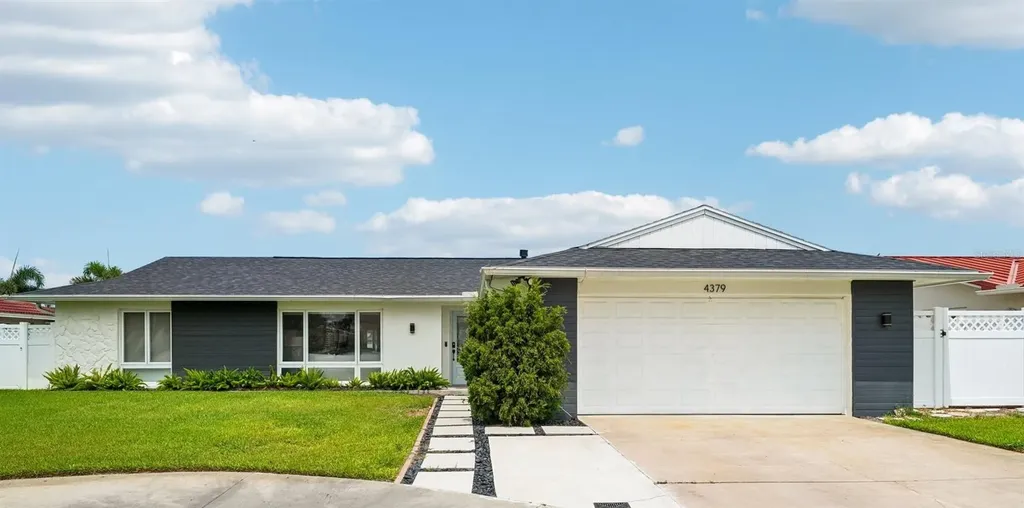 4379 44th Street S St Petersburg FL 33711