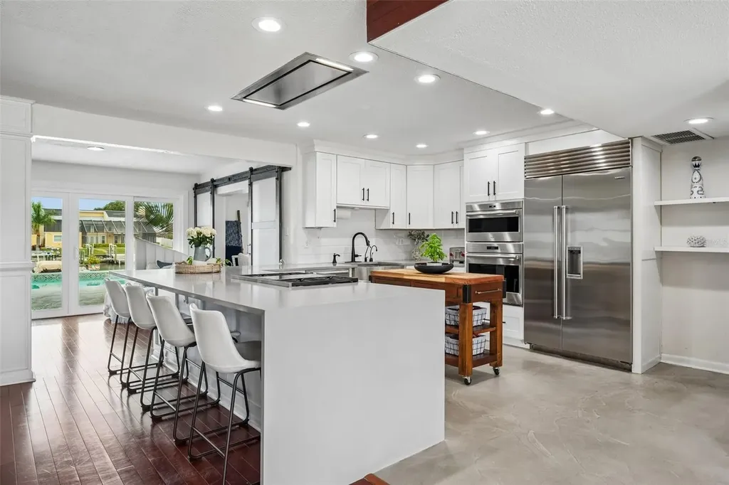 4379 44th Street S St Petersburg FL 33711