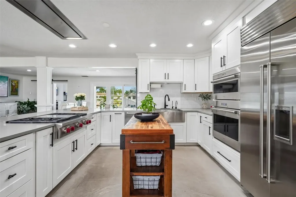 4379 44th Street S St Petersburg FL 33711