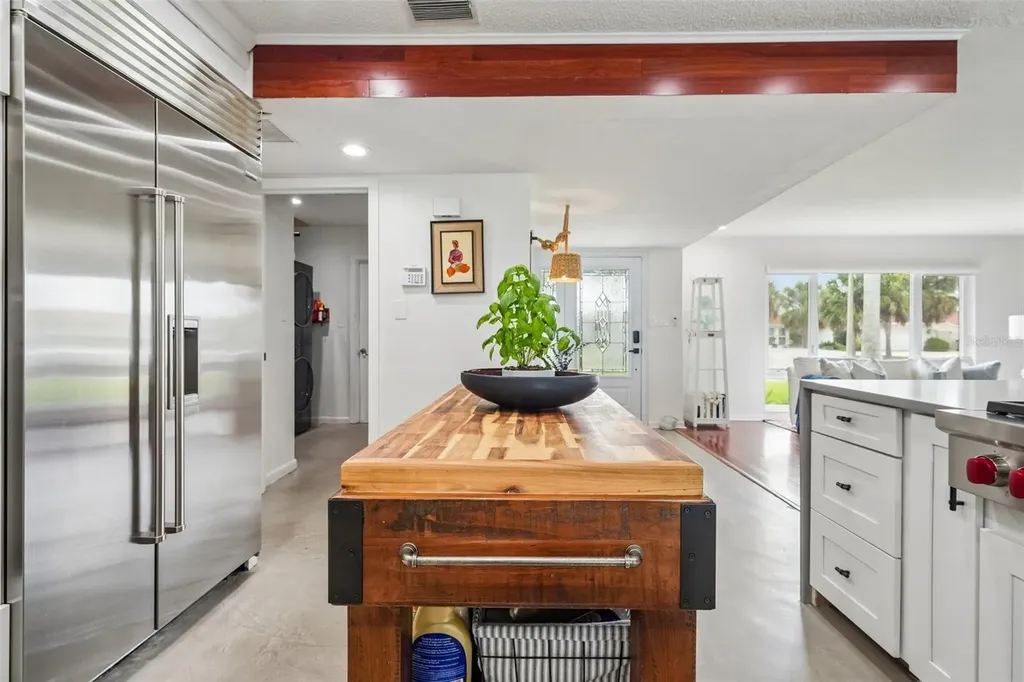 4379 44th Street S St Petersburg FL 33711