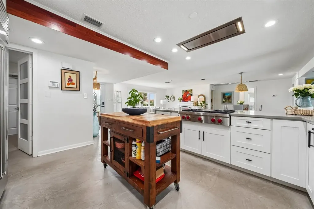 4379 44th Street S St Petersburg FL 33711