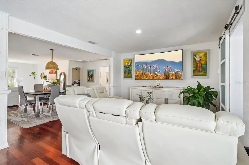 4379 44th Street S St Petersburg FL 33711