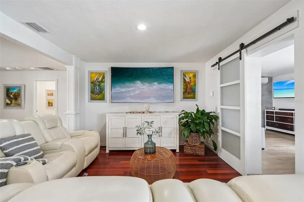 4379 44th Street S St Petersburg FL 33711