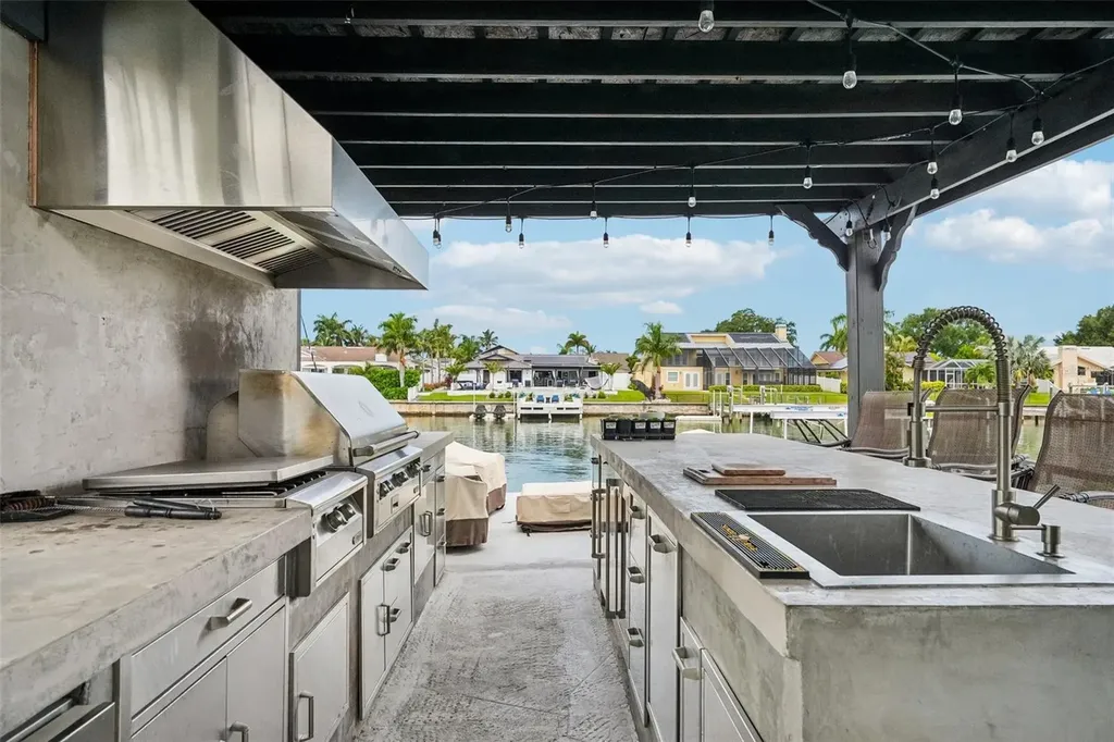4379 44th Street S St Petersburg FL 33711
