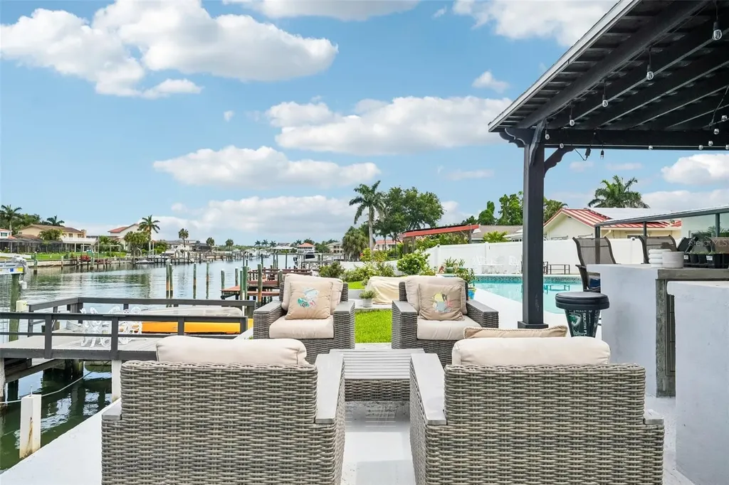 4379 44th Street S St Petersburg FL 33711