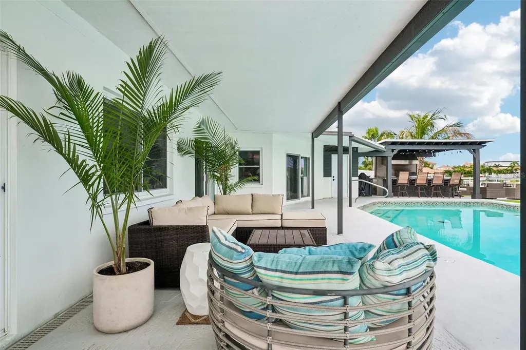 4379 44th Street S St Petersburg FL 33711