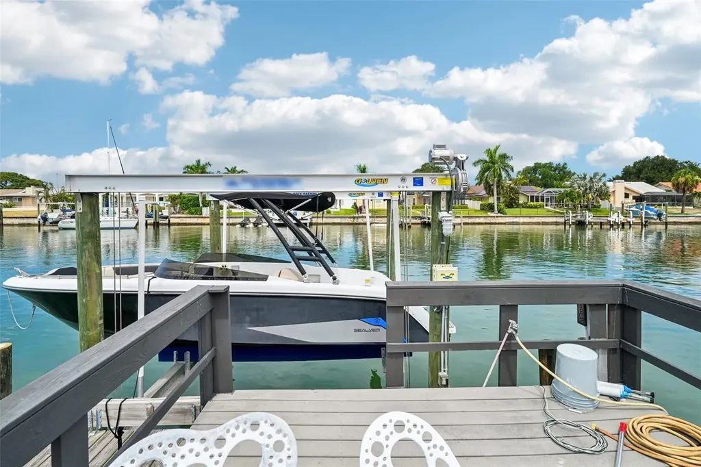 4379 44th Street S St Petersburg FL 33711