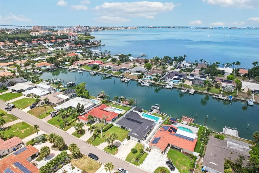 4379 44th Street S St Petersburg FL 33711