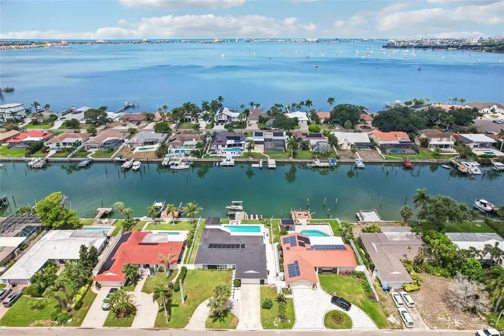 4379 44th Street S St Petersburg FL 33711