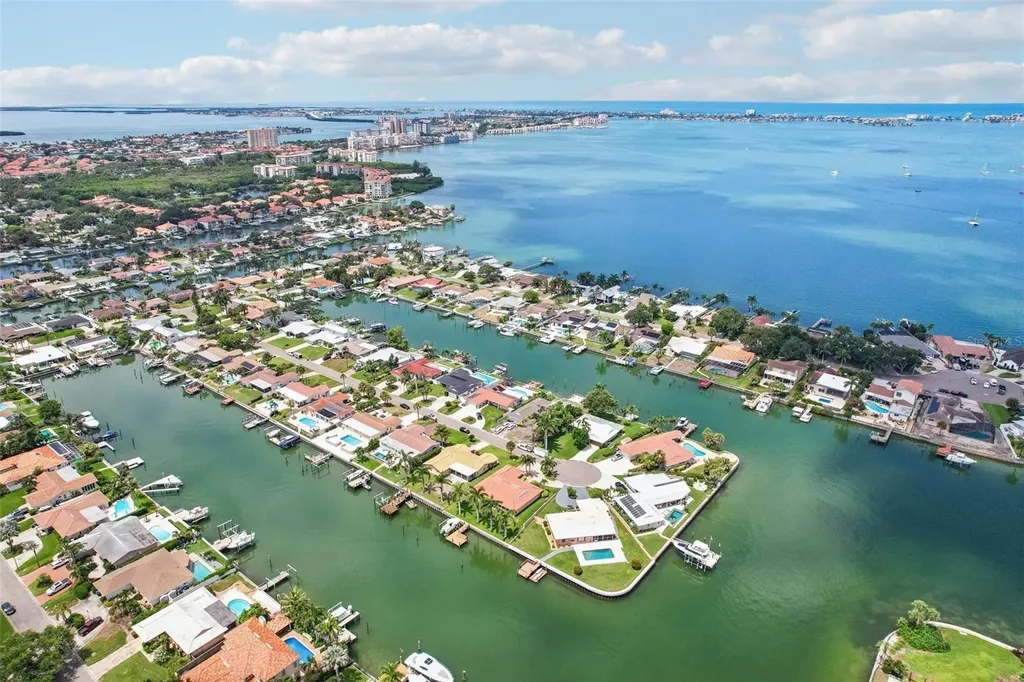 4379 44th Street S St Petersburg FL 33711
