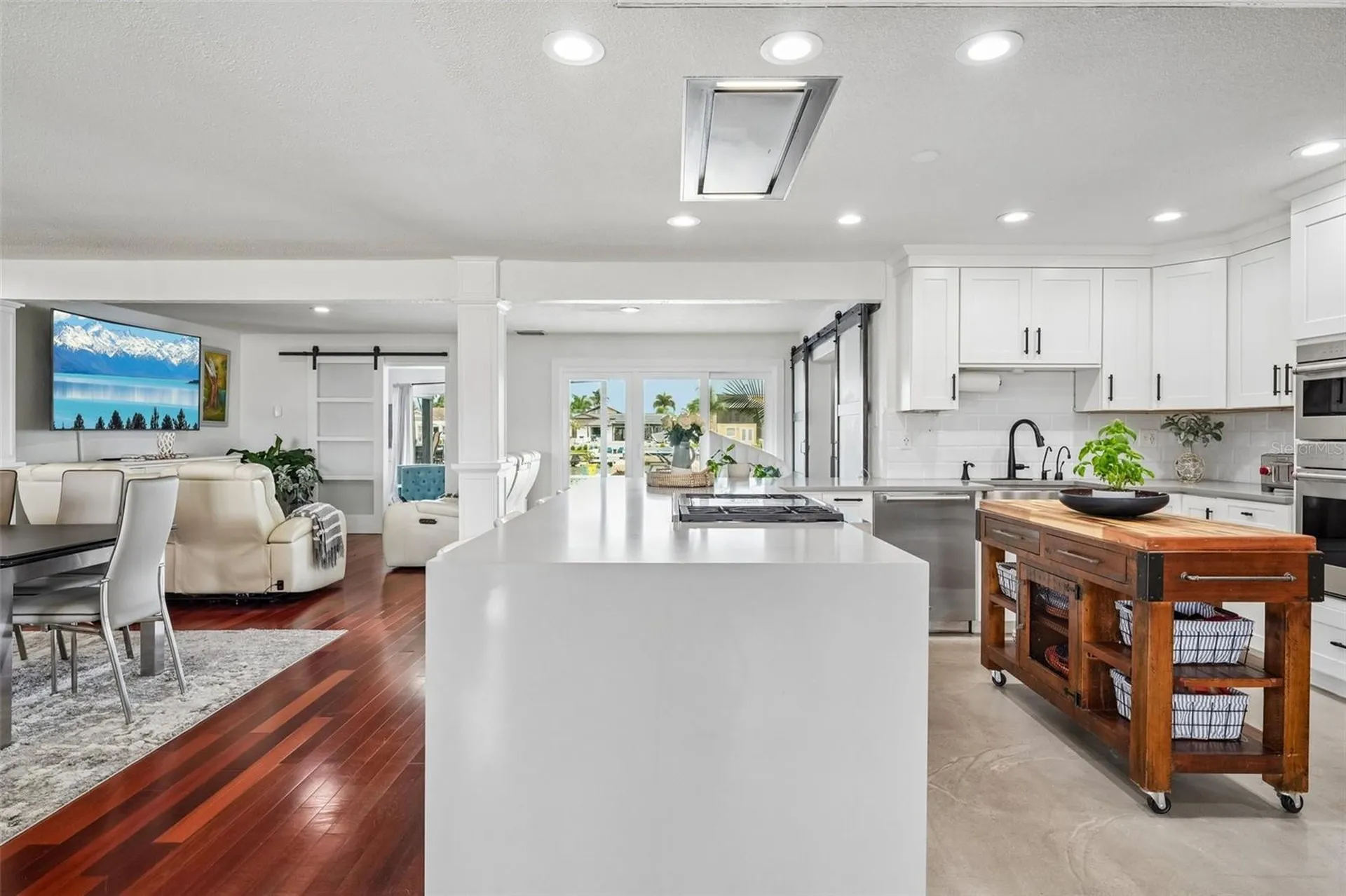 4379 44th Street S St Petersburg FL 33711