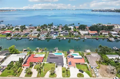4379 44th Street S St Petersburg FL 33711