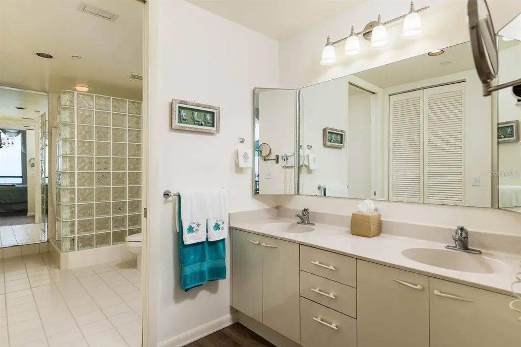 1560 Gulf Boulevard Clearwater Beach FL 33767