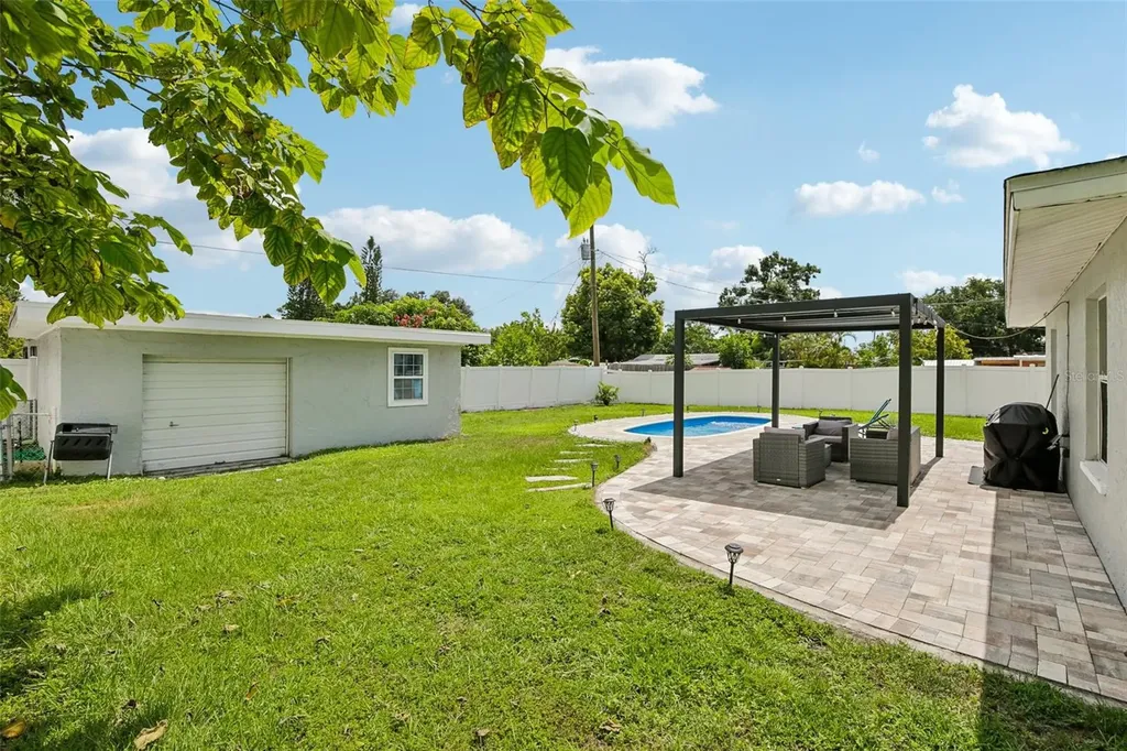 2214 23rd Avenue W Bradenton FL 34205
