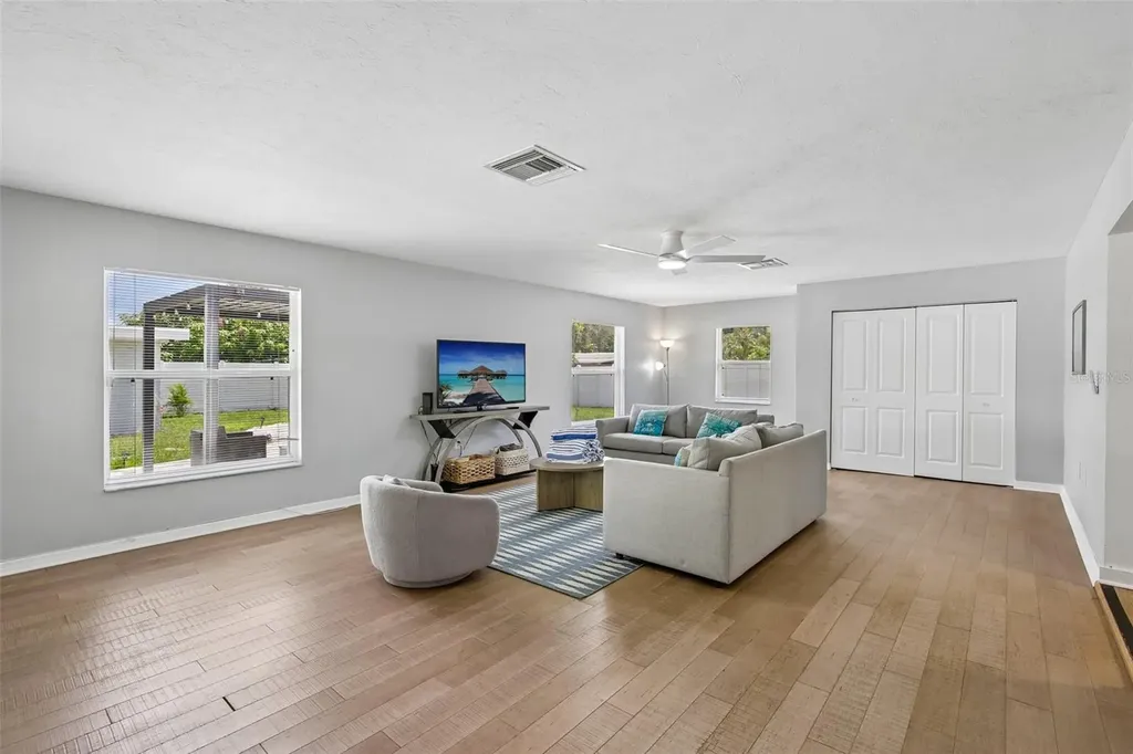 2214 23rd Avenue W Bradenton FL 34205