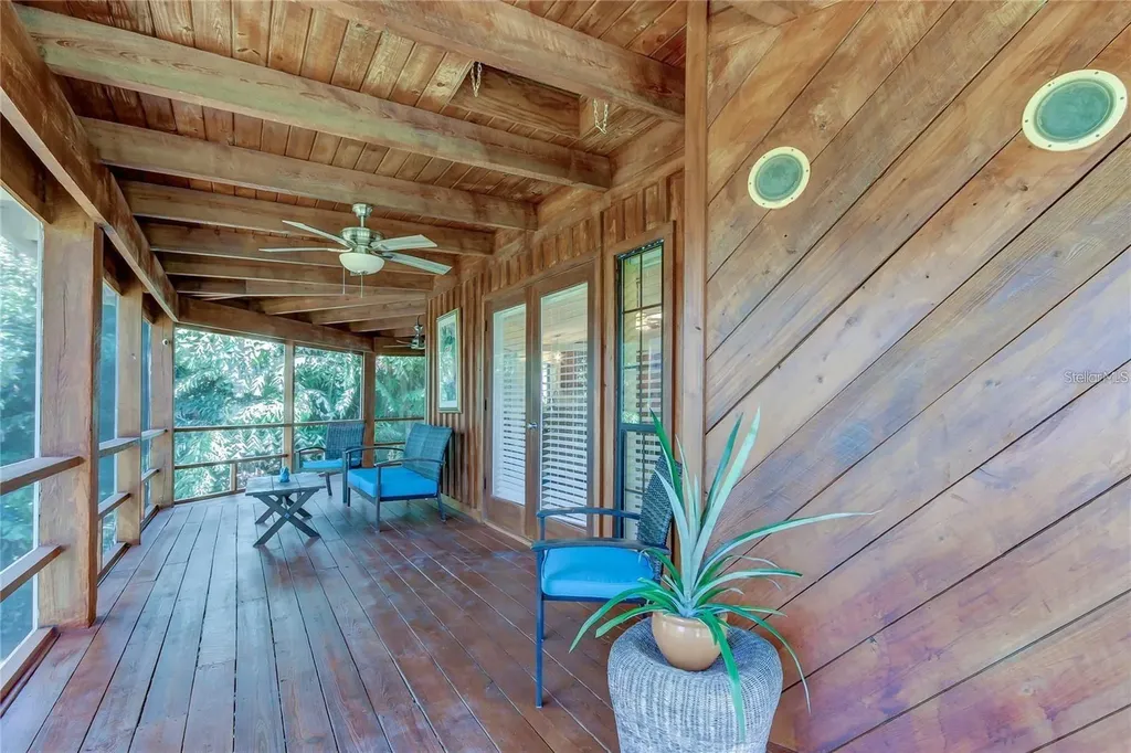 5828 Oakhurst Drive Seminole FL 33772