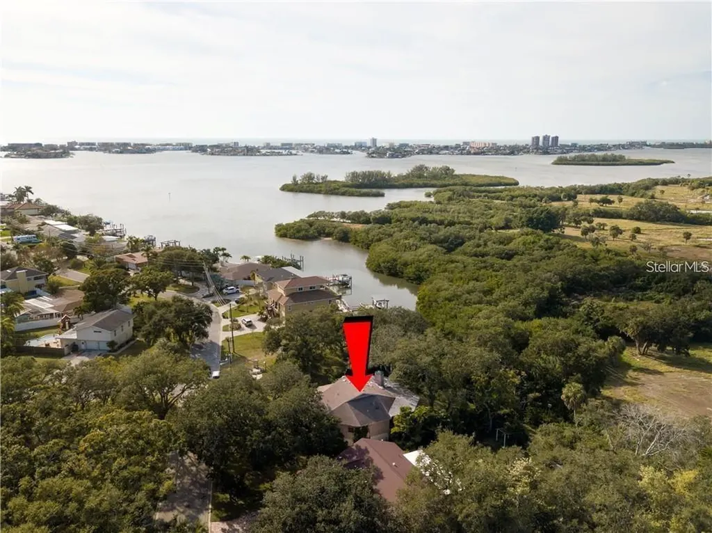 5828 Oakhurst Drive Seminole FL 33772