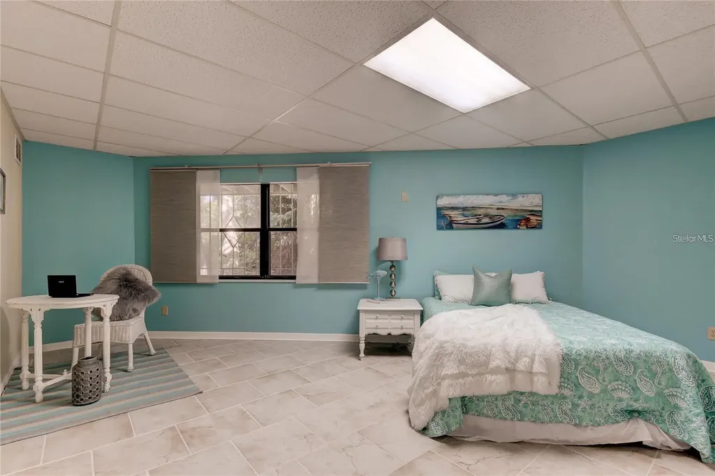 5828 Oakhurst Drive Seminole FL 33772