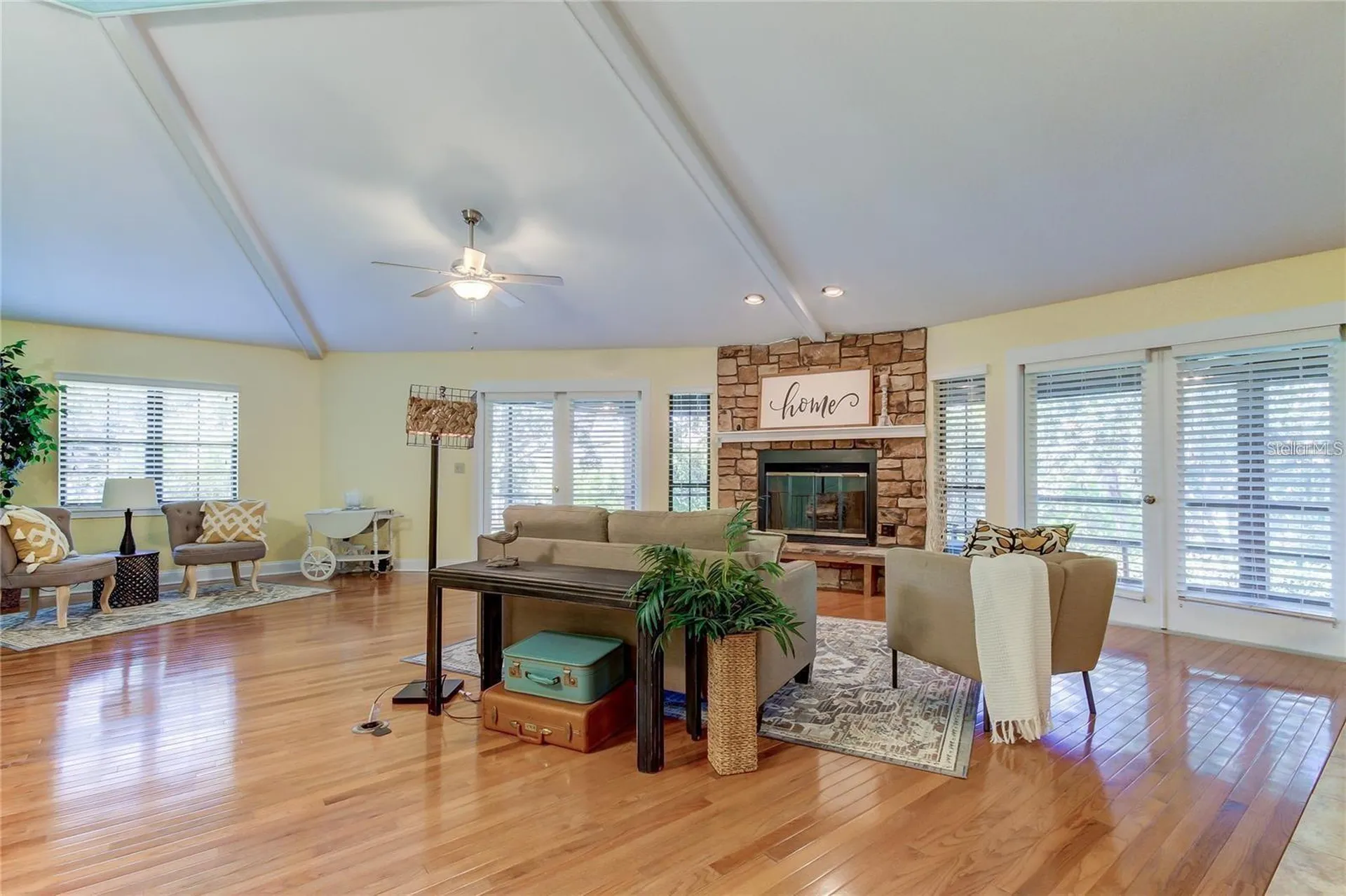 5828 Oakhurst Drive Seminole FL 33772