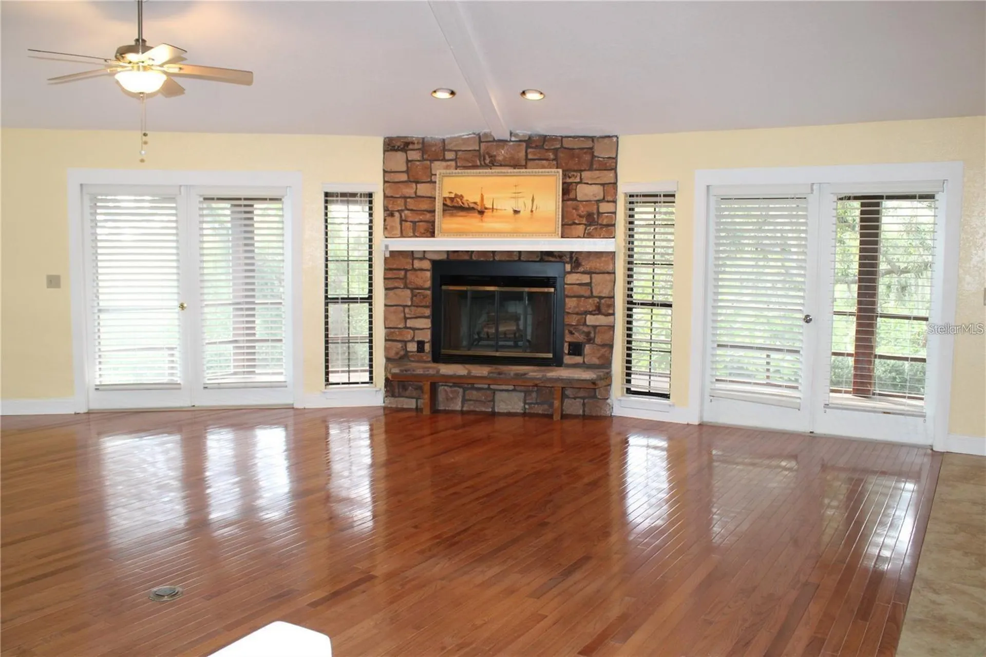 5828 Oakhurst Drive Seminole FL 33772