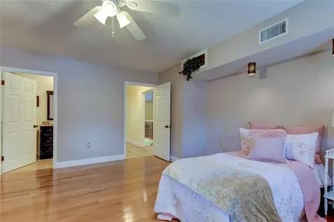 5828 Oakhurst Drive Seminole FL 33772