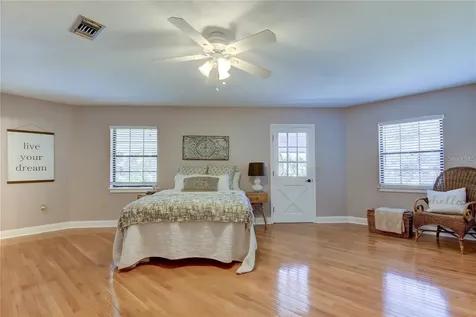 5828 Oakhurst Drive Seminole FL 33772