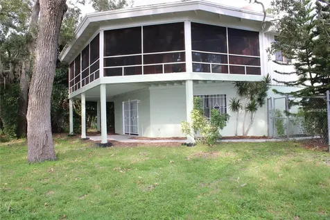 5828 Oakhurst Drive Seminole FL 33772