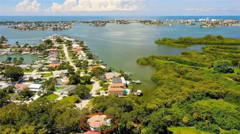 5828 Oakhurst Drive Seminole FL 33772
