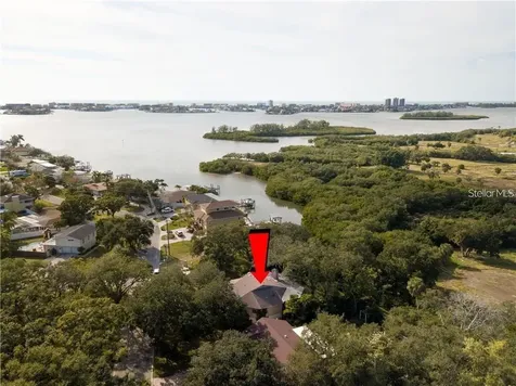 5828 Oakhurst Drive Seminole FL 33772