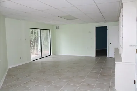 5828 Oakhurst Drive Seminole FL 33772