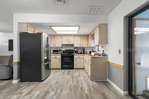 6057 Knollwood Drive Dade City FL 33523
